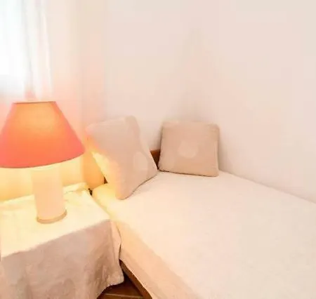 Daire Bright Cozy Near Sea Pula